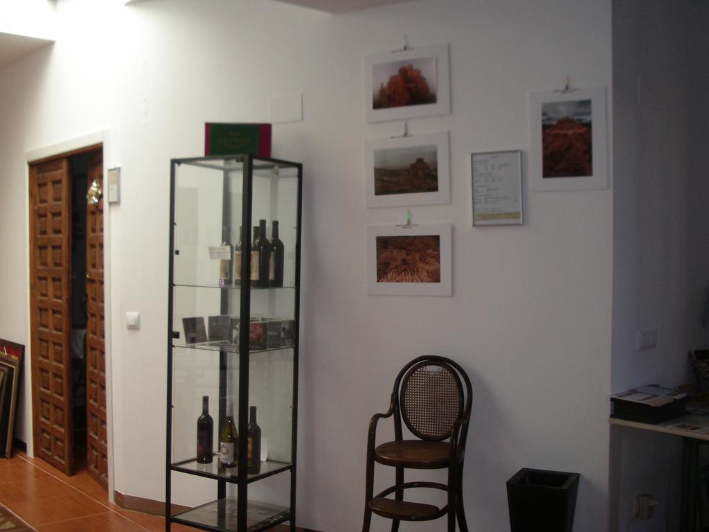 Apartamentos La Fonda Aninon Buitenkant foto