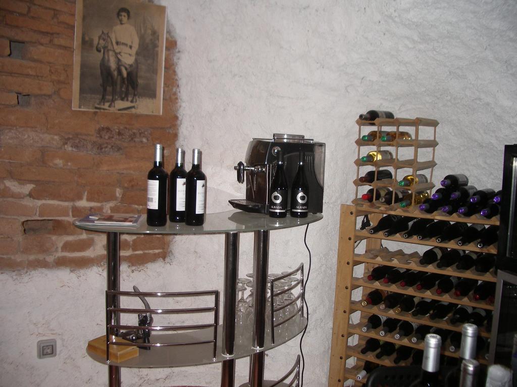 Apartamentos La Fonda Aninon Buitenkant foto