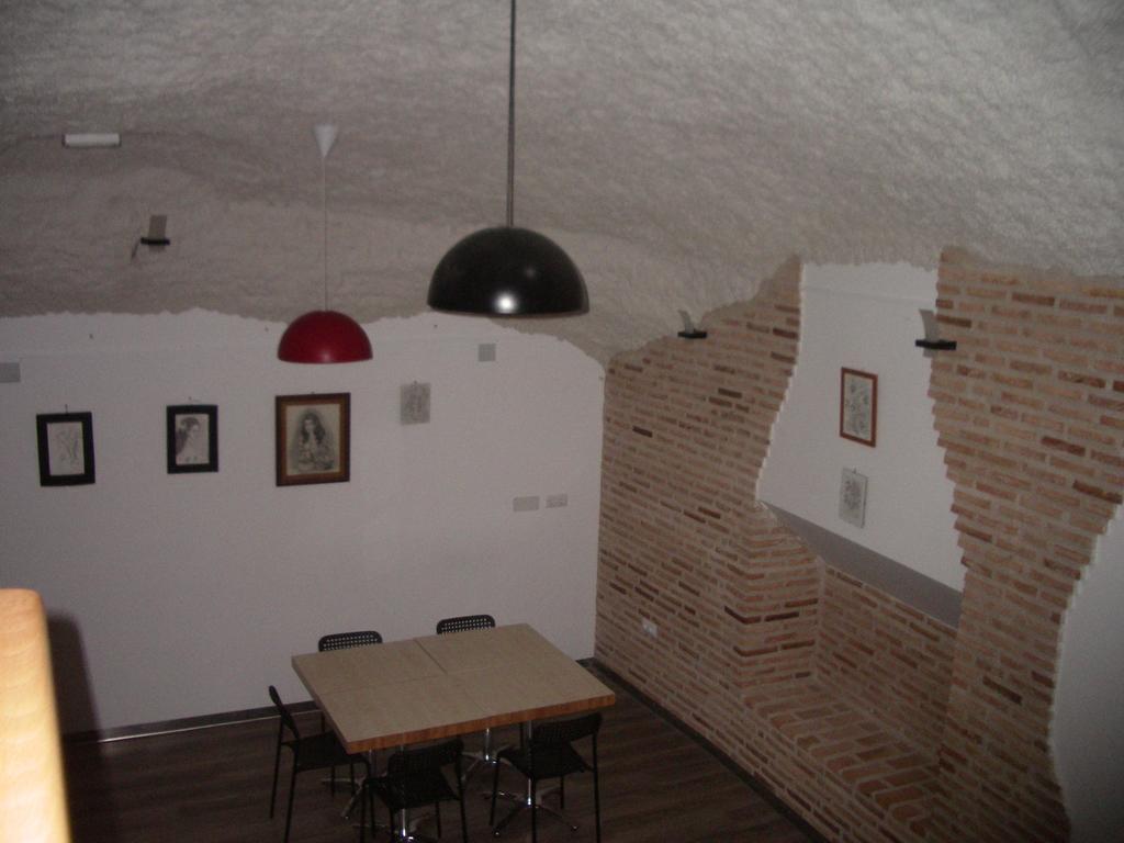 Apartamentos La Fonda Aninon Buitenkant foto