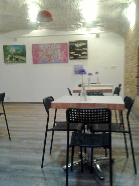 Apartamentos La Fonda Aninon Buitenkant foto