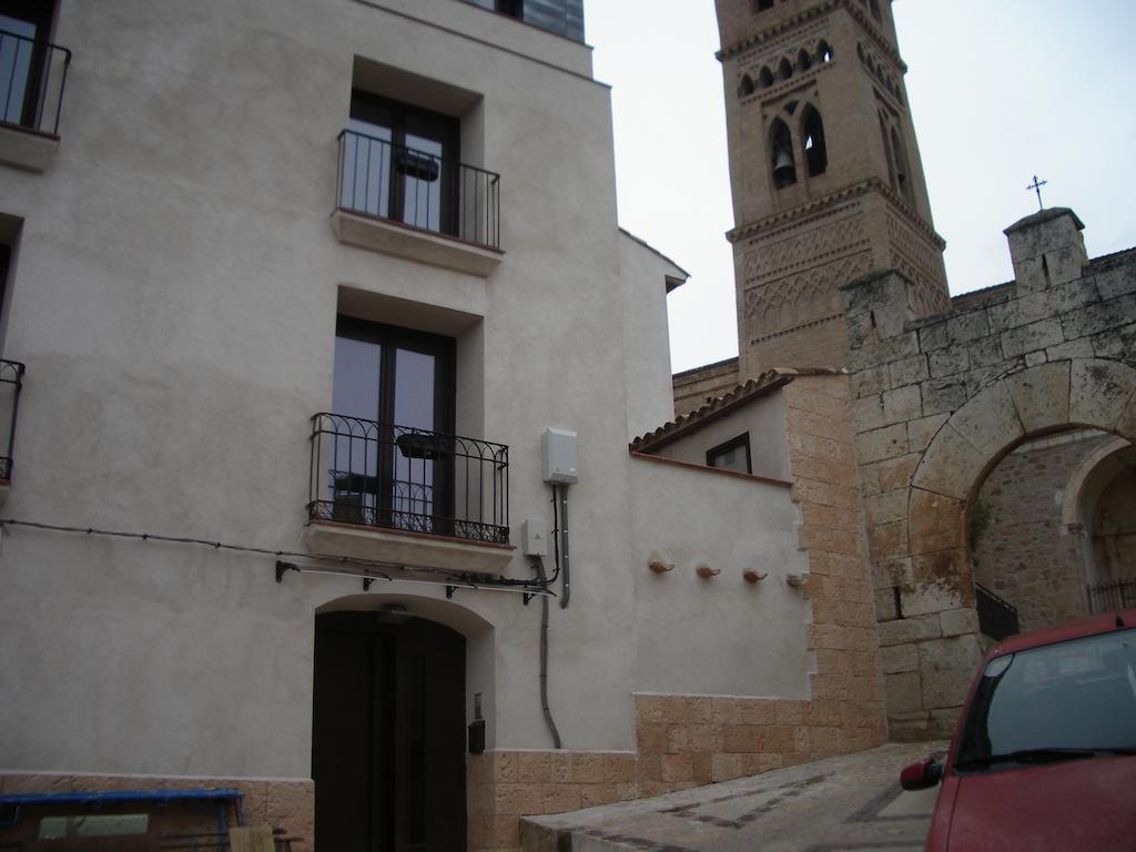 Apartamentos La Fonda Aninon Buitenkant foto