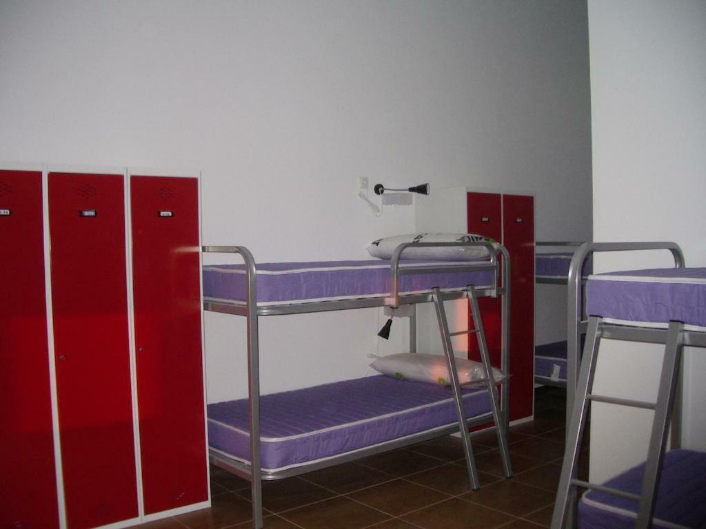 Apartamentos La Fonda Aninon Buitenkant foto