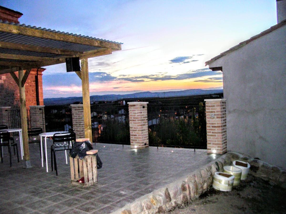 Apartamentos La Fonda Aninon Buitenkant foto
