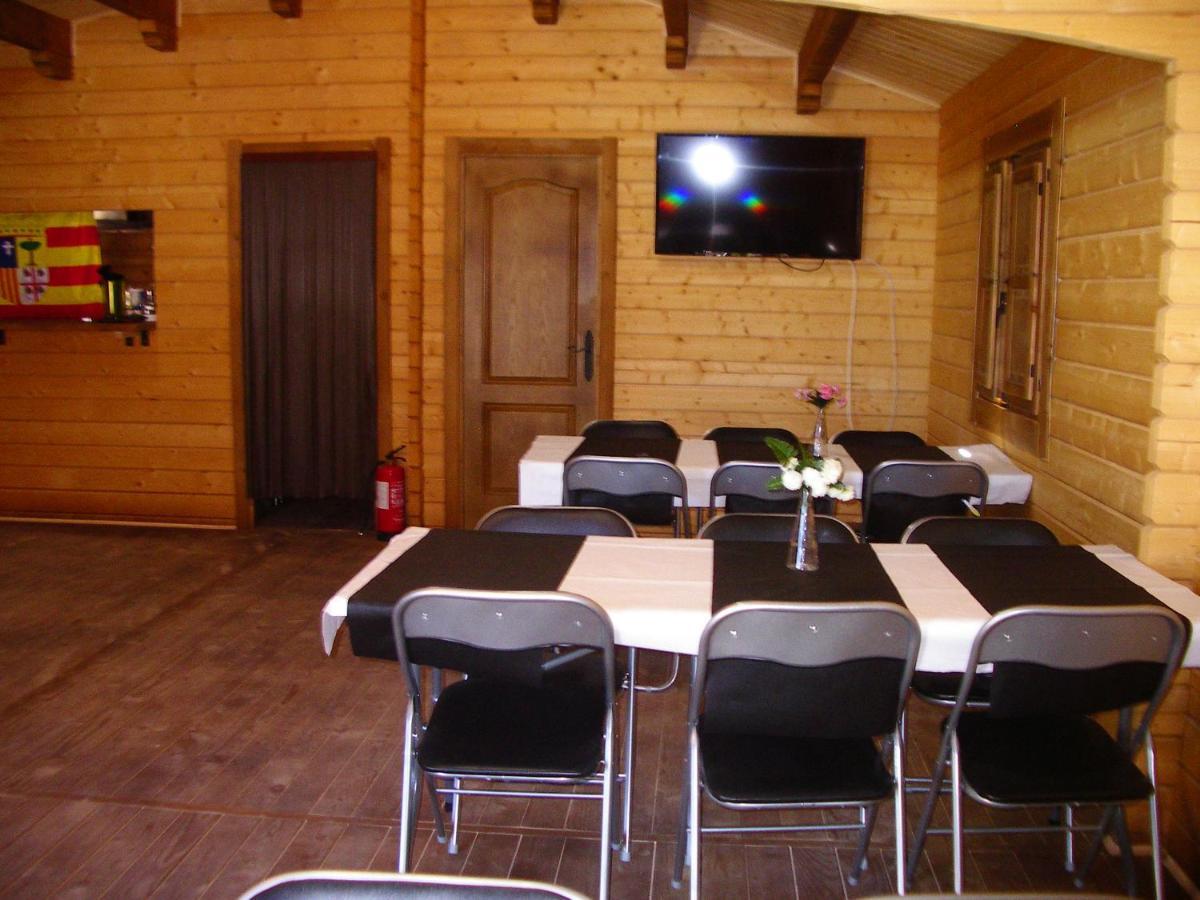Apartamentos La Fonda Aninon Buitenkant foto