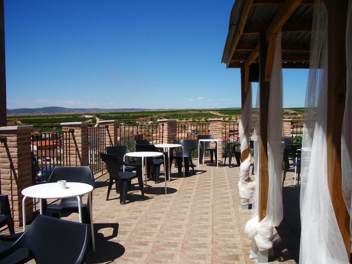 Apartamentos La Fonda Aninon Buitenkant foto