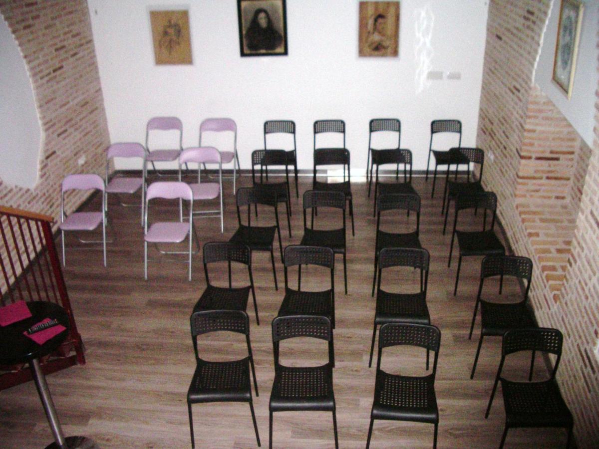 Apartamentos La Fonda Aninon Buitenkant foto